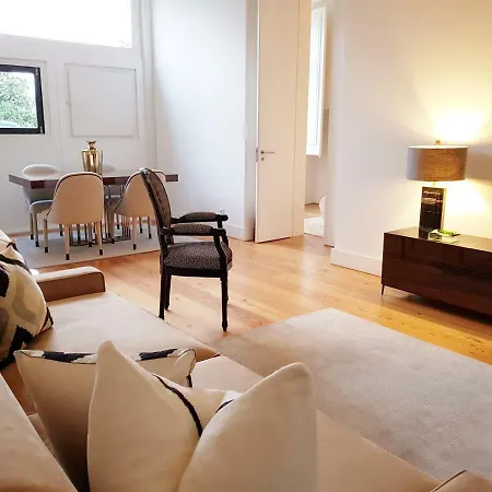 Finestay Santana *