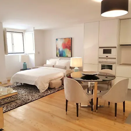 Finestay Santana