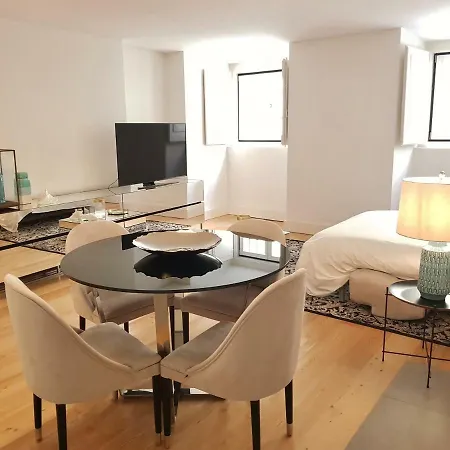 Finestay Santana Lisbon