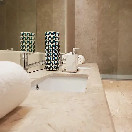 Finestay Santana